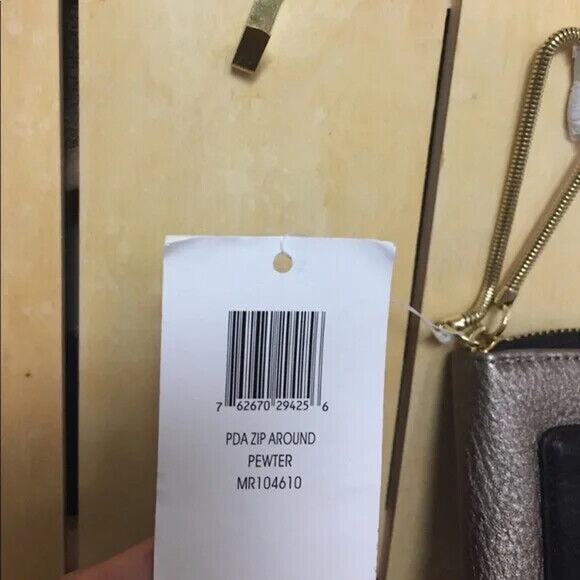 Steve Madden Pewter Zip Clutch Wristlet Wallet - Picture 3 of 6